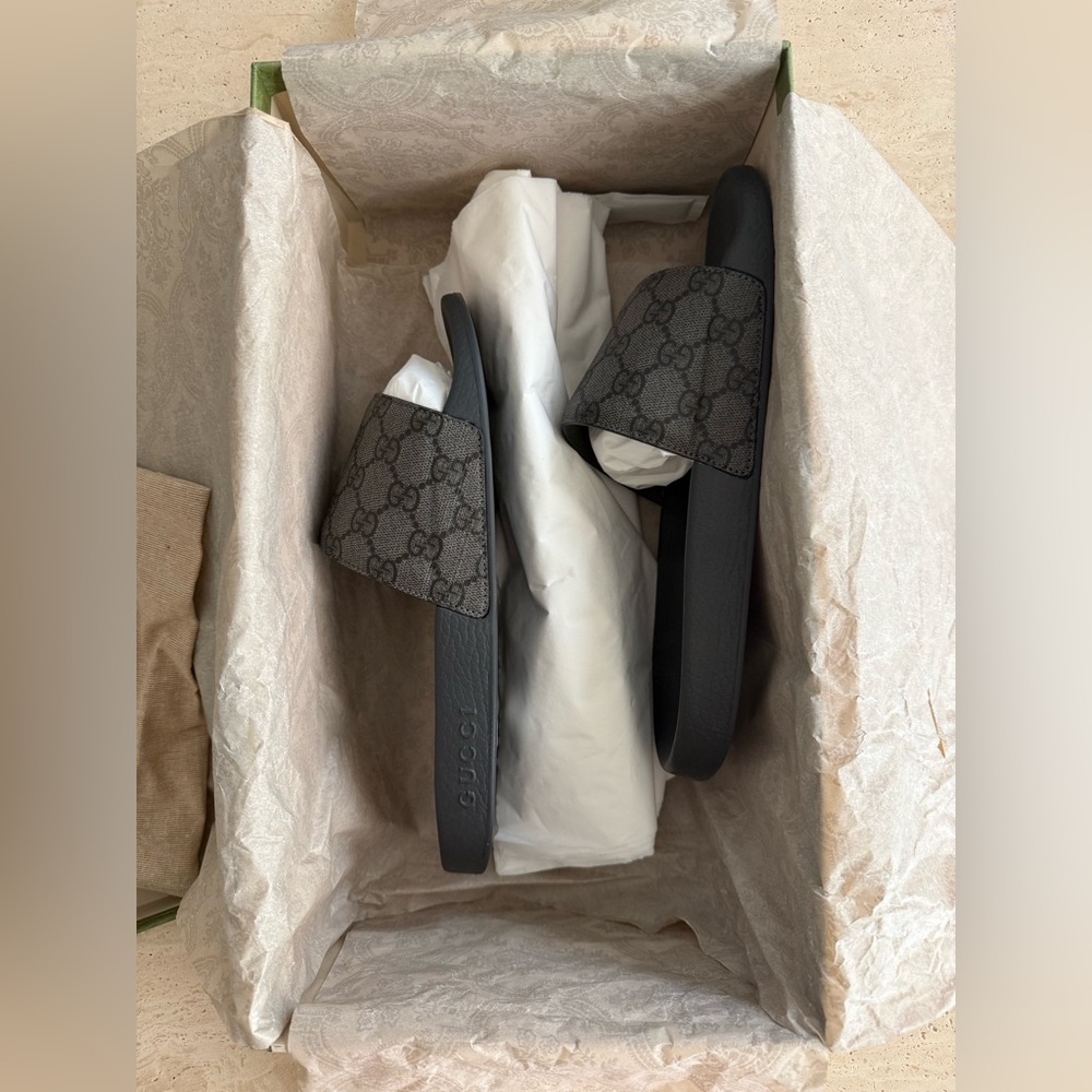 NWB GUCCI GG Supreme Slide (Men) Grey/Black Designer Sz: 7 - Picture 13 of 16